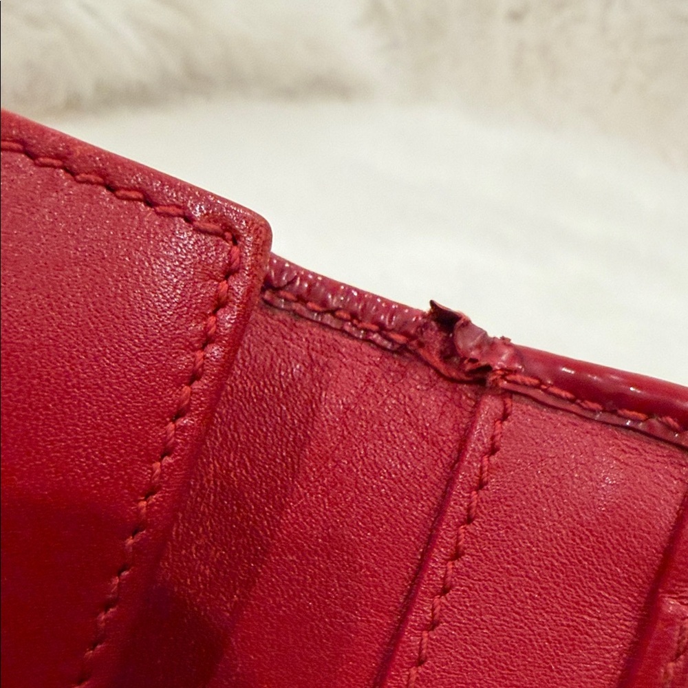 Gucci red patent leather wallet heart closure - Picture 15 of 16